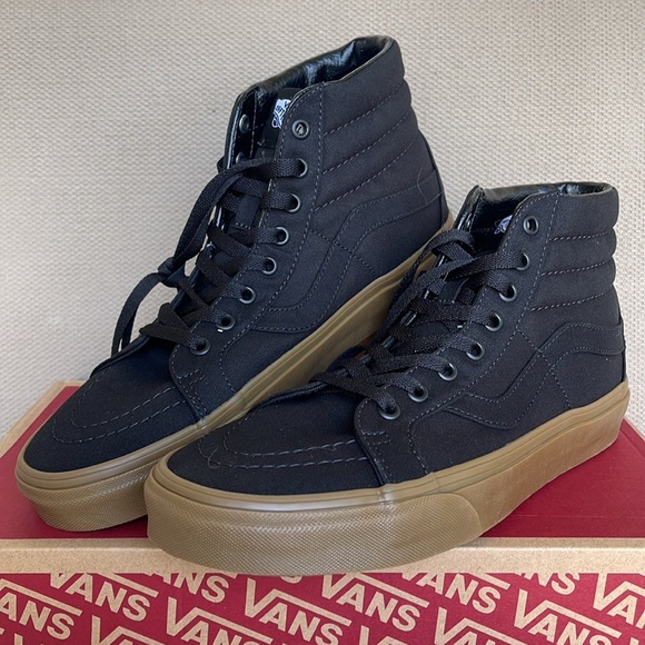 Vans Men’s Sk8-Hi Reissue (Canvas Gum) Black/Lghtgm
VN0A2XSBL0D
Sneakers - Picture 5 of 16